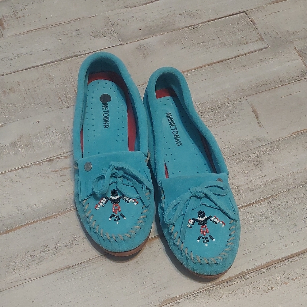 Minnetonka Turquoise Moccasins with Bead Design